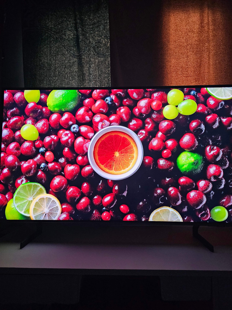 Luxe Samsung 43 Inch-109cm QLED Smart 4K UHD Ultra HD-TV