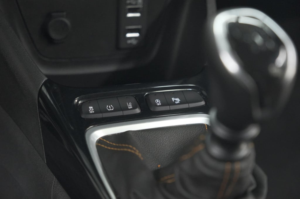 Opel Crossland X 110 turbo online edition | camera | dodehoekdetectie | app