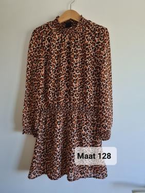 Leuk tijgerprint jurkje van Kids  Mt 128