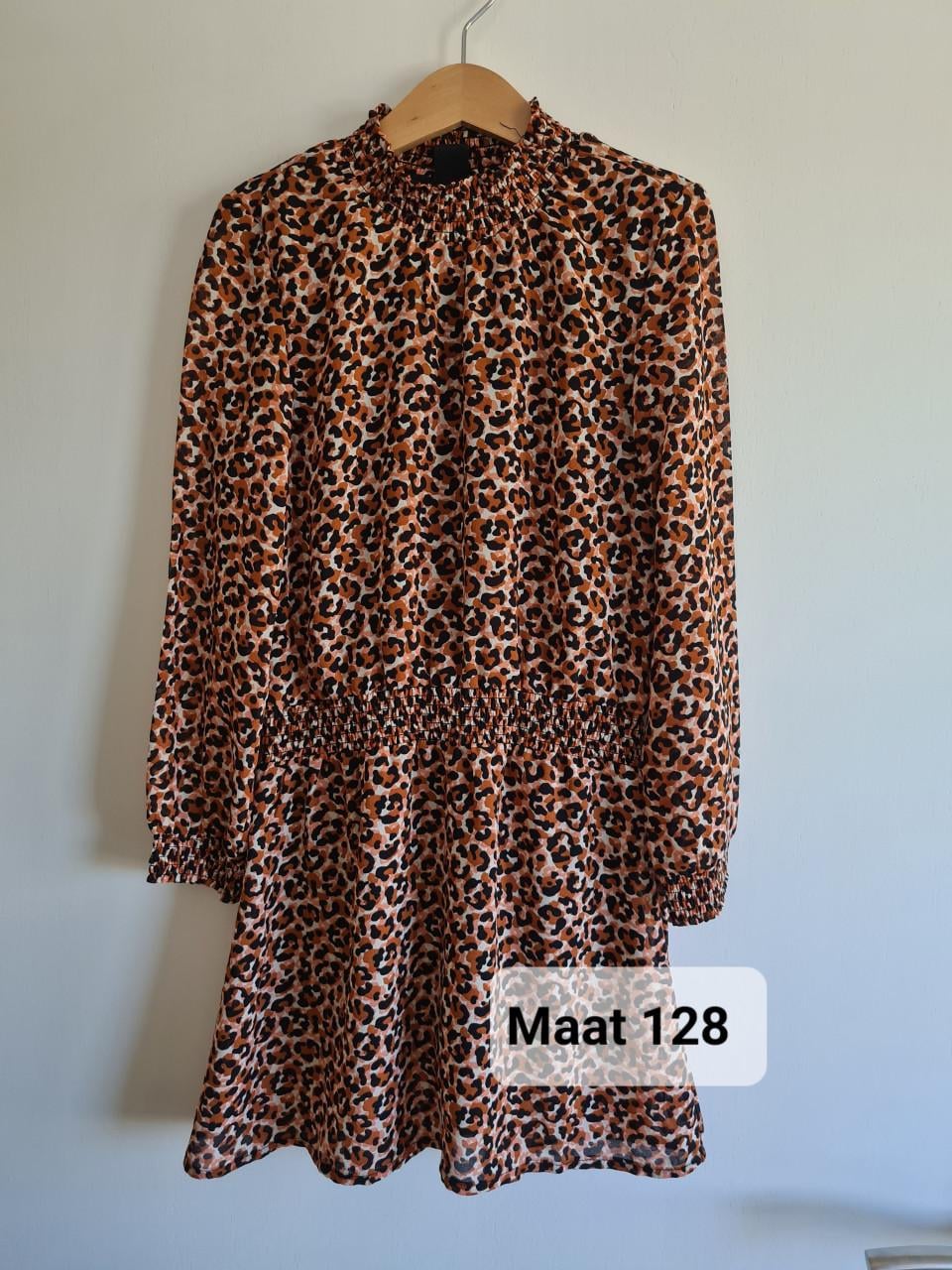 Leuk tijgerprint jurkje van Kids  Mt 128