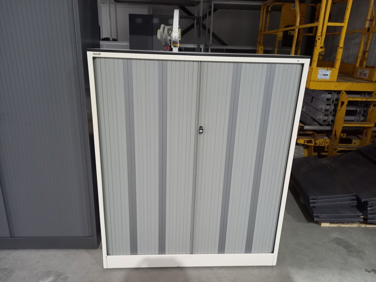 Ahrend roldeurkast archiefkast metalen kast