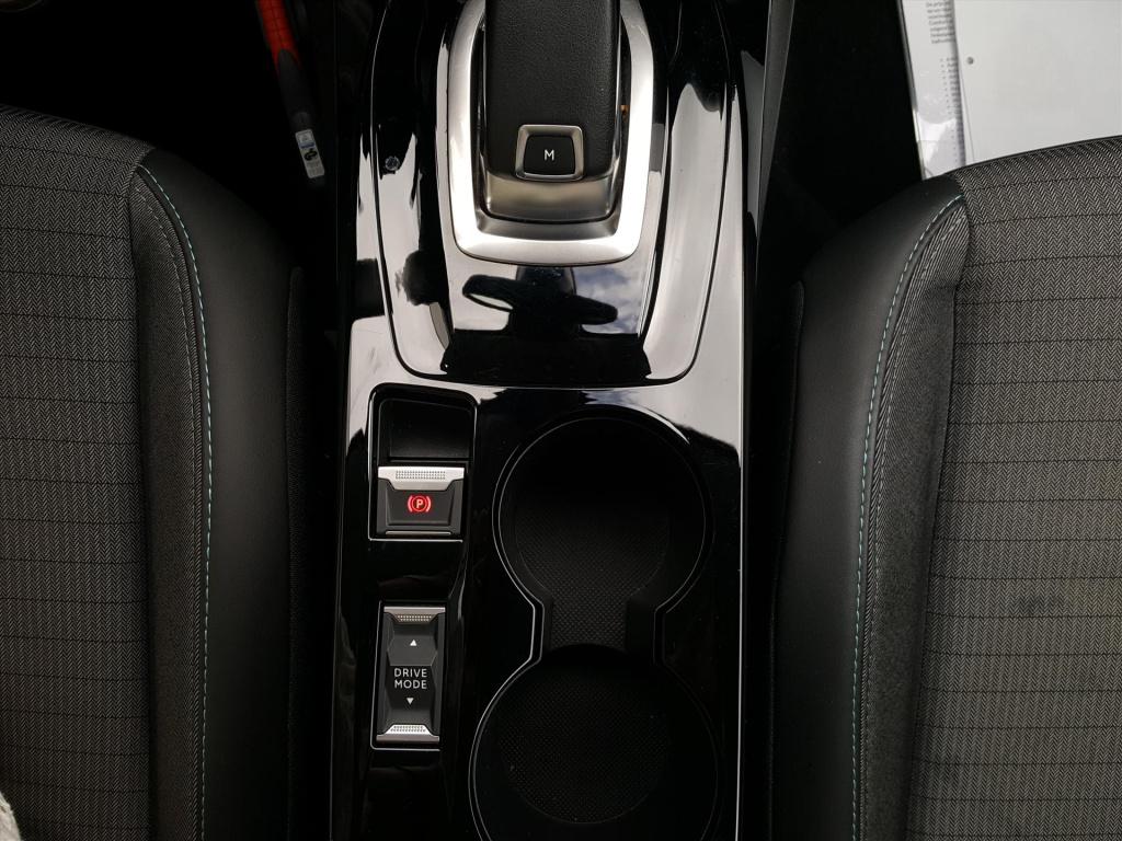 Peugeot 208 allure 1.2 pt-130pk automaat (eat8) navigatie | cruise & climat