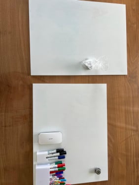 Te koop: 2 Whiteboards