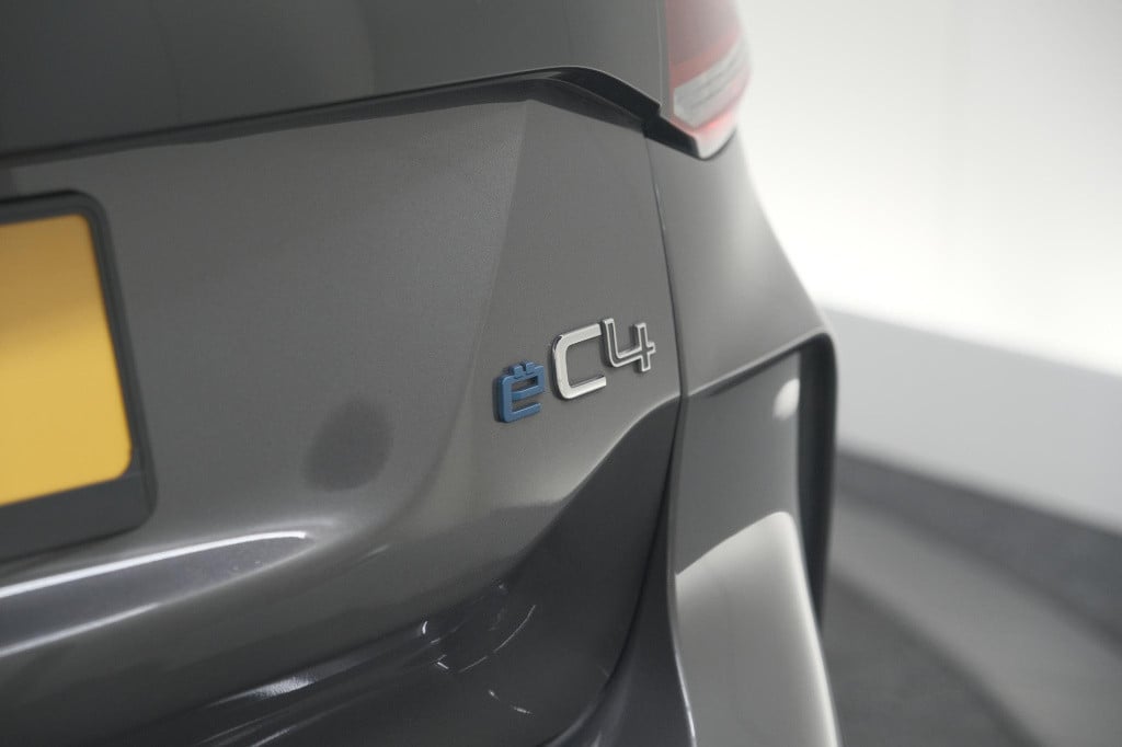 Citroen Ë-c4 shine 50 kwh | elektrisch panoramadak | camera | adaptieve cru