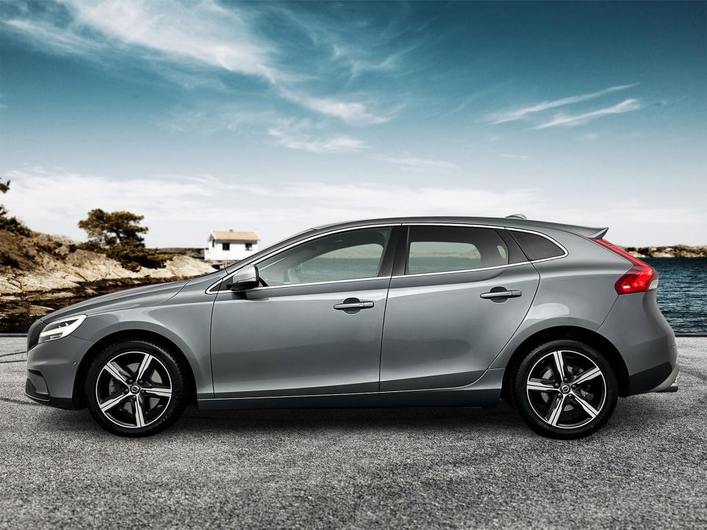 Volvo V40 t3 153pk aut6 polar+ sport| panodak| camera| h&k sound| trekhaak