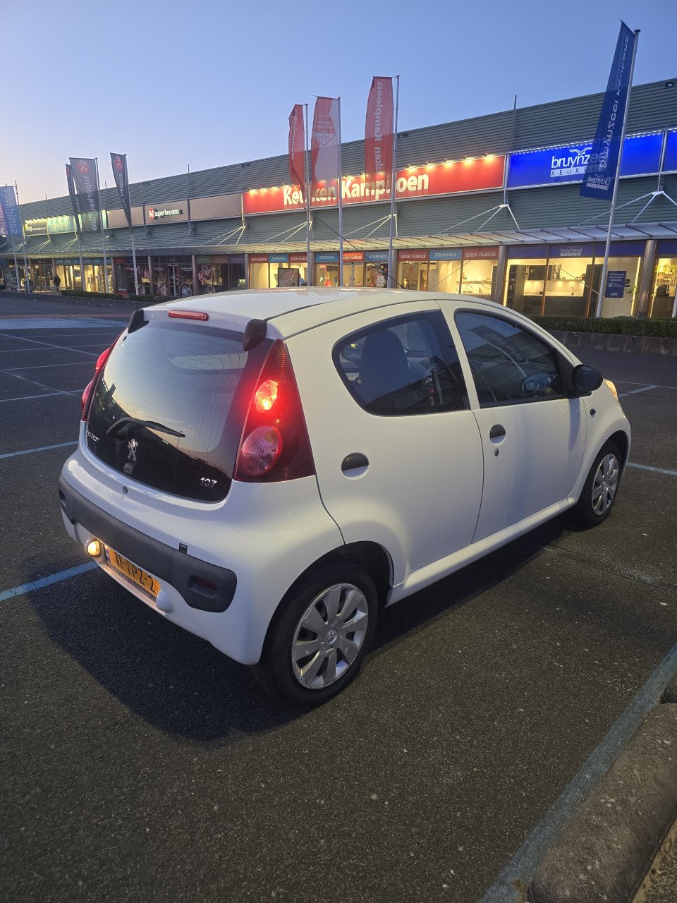 Peugeot 107 1.0 12V 5DR AIRCO 2012