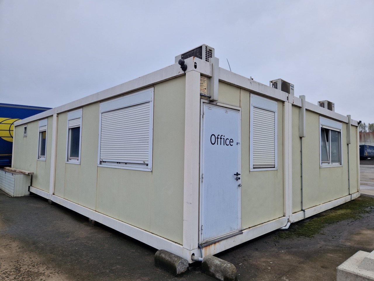 Woonunit / tijdelijke woning / kantoorunit 12x9m 108m2