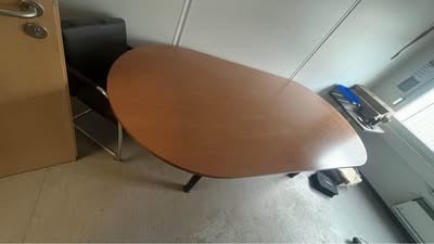 Conferentie tafel  vergadertafel