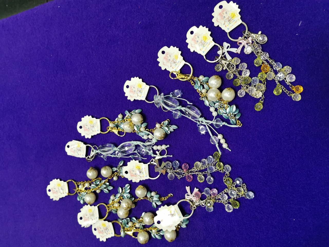 Partij van 200 sieraden/horlogebandjes