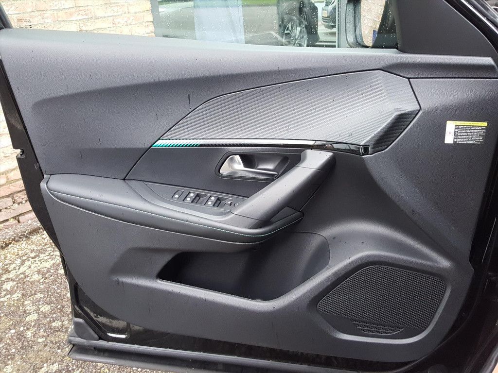 Peugeot 2008 1.2 puretech 100pk allure pack navi | bluetooth | applecarplay