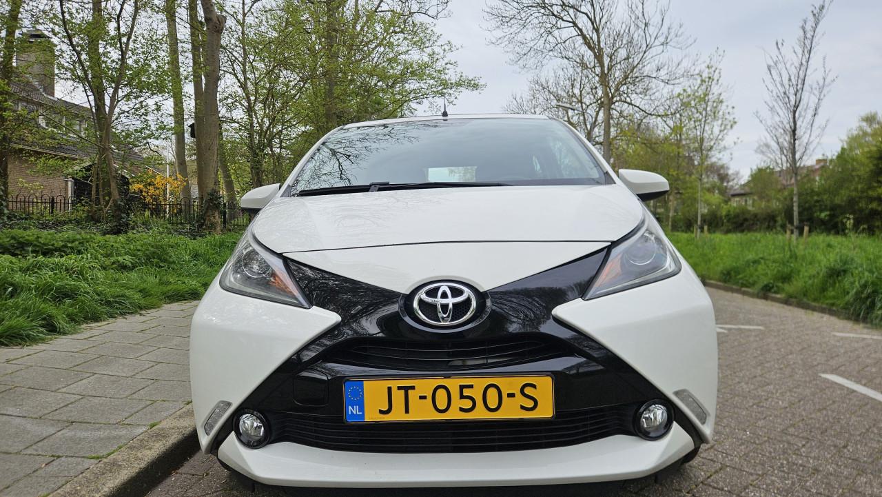 Zuinige 5drs TOYOTA AYGO X-WAVE Cabrio Top / NL AUTO / NAP / 80.865 km !