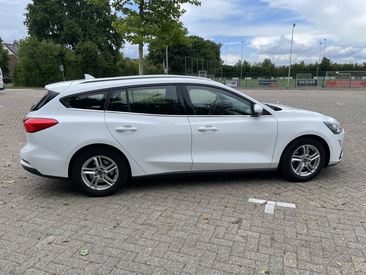 Ford Focus Wagon Trend Business 1.0 EcoBoost 2019 met trekhaak en CarPlay