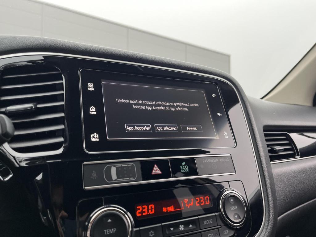 Mitsubishi Outlander 2.4 phev intense+ incl. trekhaak!