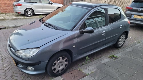 Peugeot 206,1.4l jaar apk 5 deurs