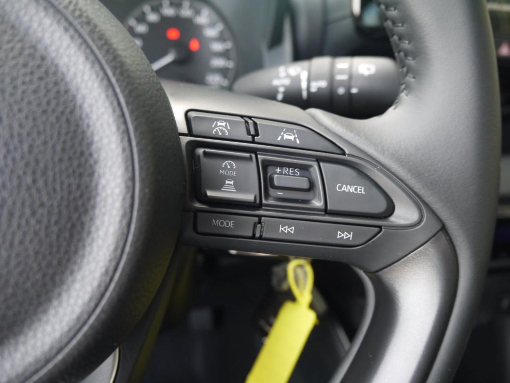 Mazda 2 Hybrid 1.5 centre-line