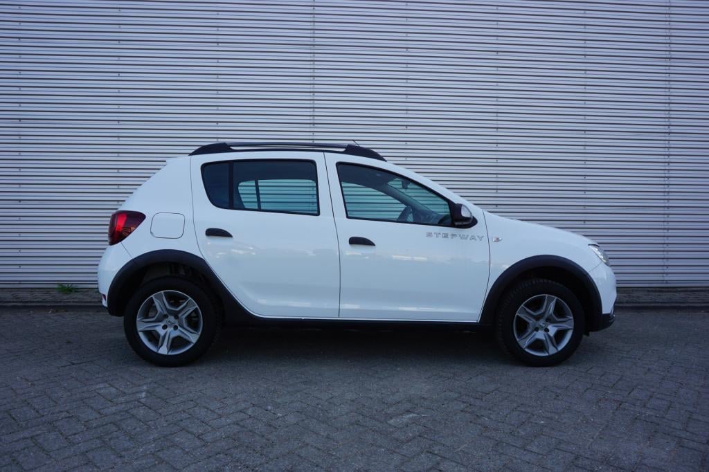 Dacia Sandero Stepway 0.9 tce sl automaat - 1e eigenaar / airco / navi / cr