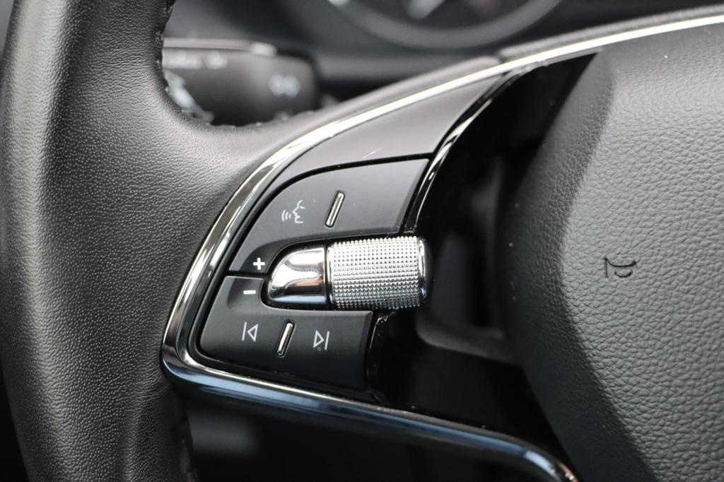 Skoda Octavia combi 1.0 tsi | ambition | 110pk | adaptive | carplay | senso