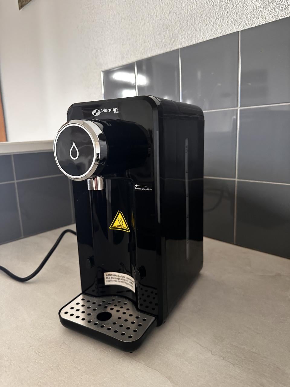 Magnani heetwater dispenser, voor een kop thee,