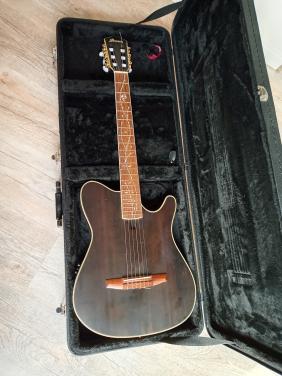 Te koop Ibanez TOD10N Tim Henson Sign. incl. nieuwe koffer