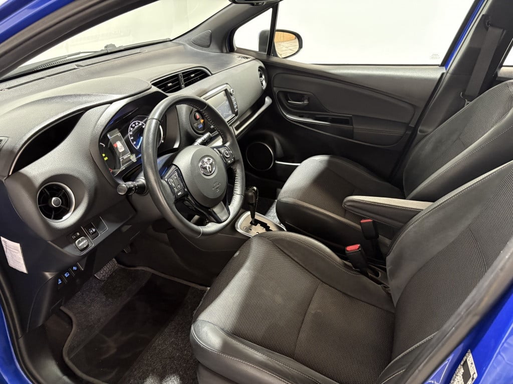 Toyota Yaris 1.5 hybrid executive
