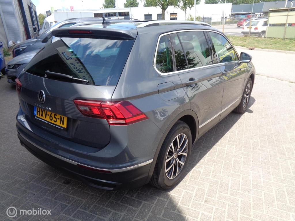 Volkswagen Tiguan 1.5 tsi elegance/airco/navi/panorama/virtual/vol leer/mem
