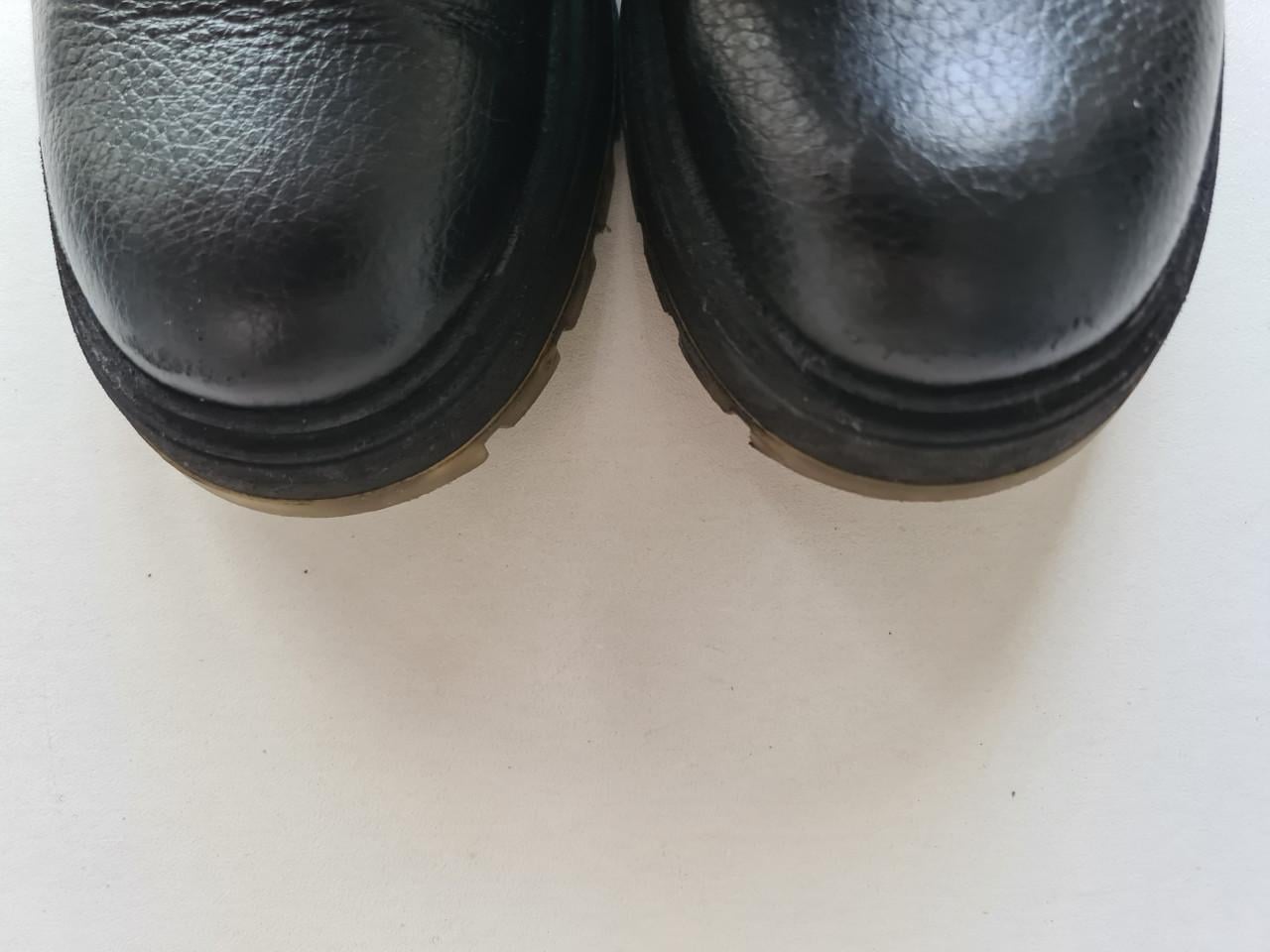 Develab soepel leren (binnen als buitenkant leer) zwarte boots mt 34