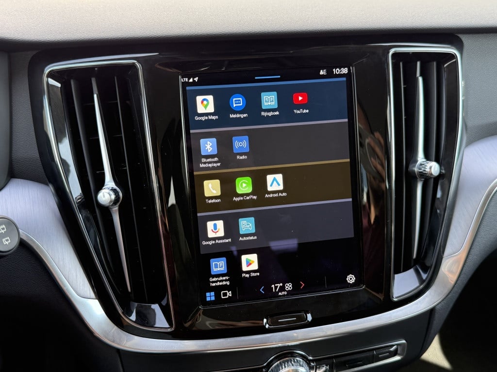 Volvo V60 b3 aut7 163pk essential ed| adap.cruise| camera| stoel.verw