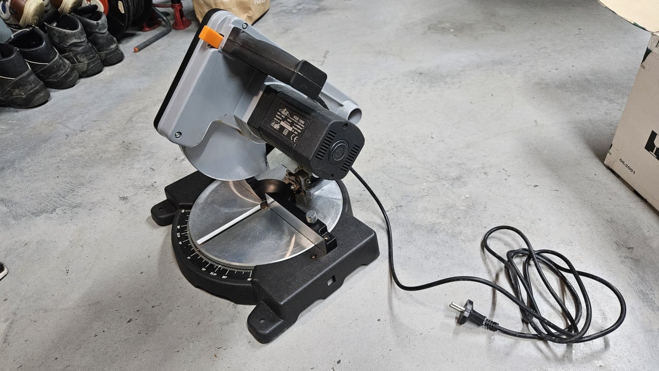 Afkort zaag CRAFT KGS-1050 met extra toebehoren