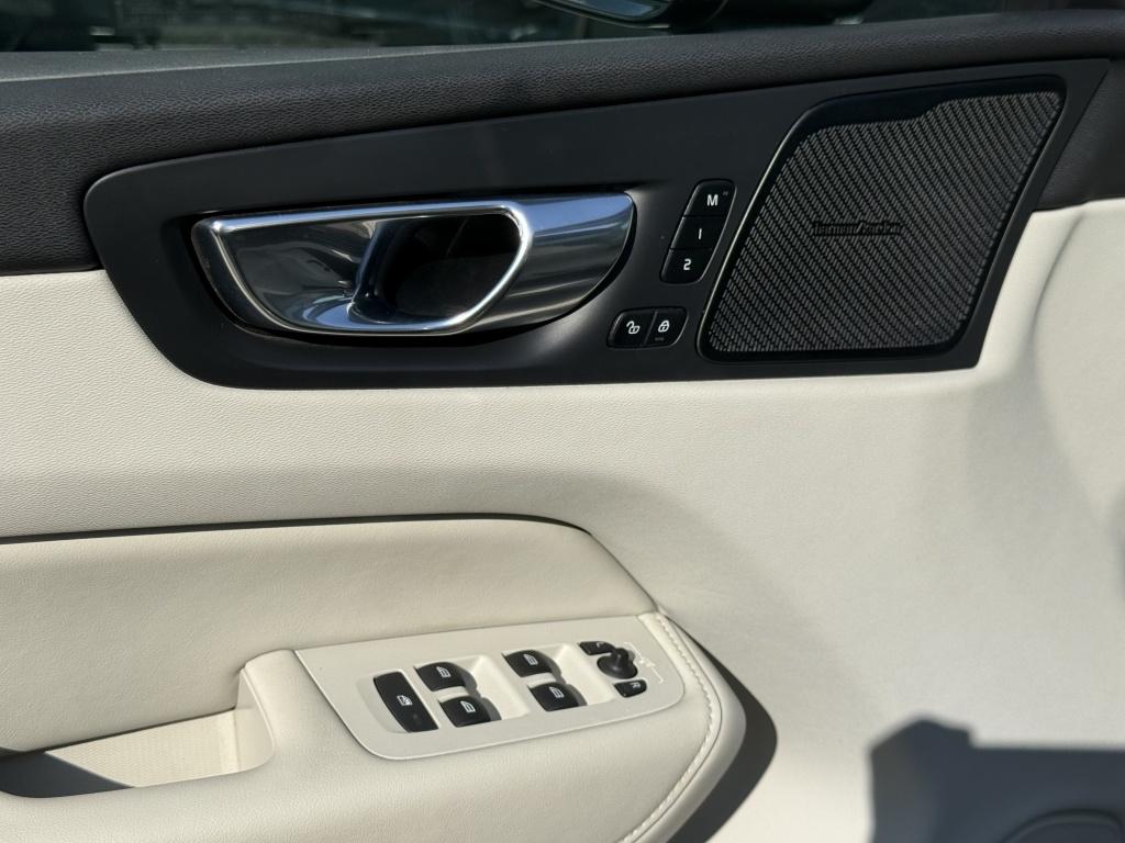 Volvo XC60 t6 398pk recharge inscription| panodak| 360camera| trekhaak| h&k