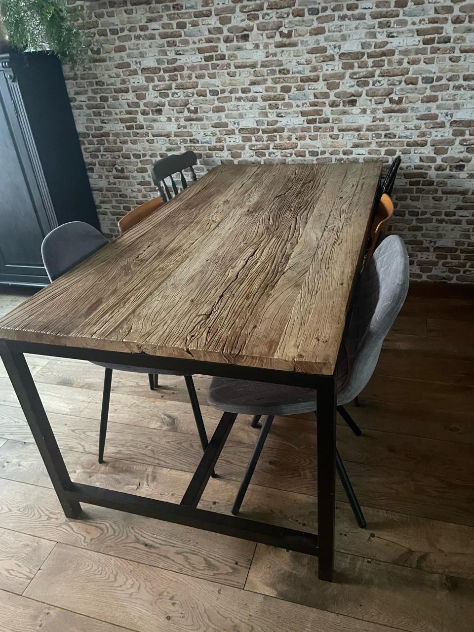 Stoere eettafel