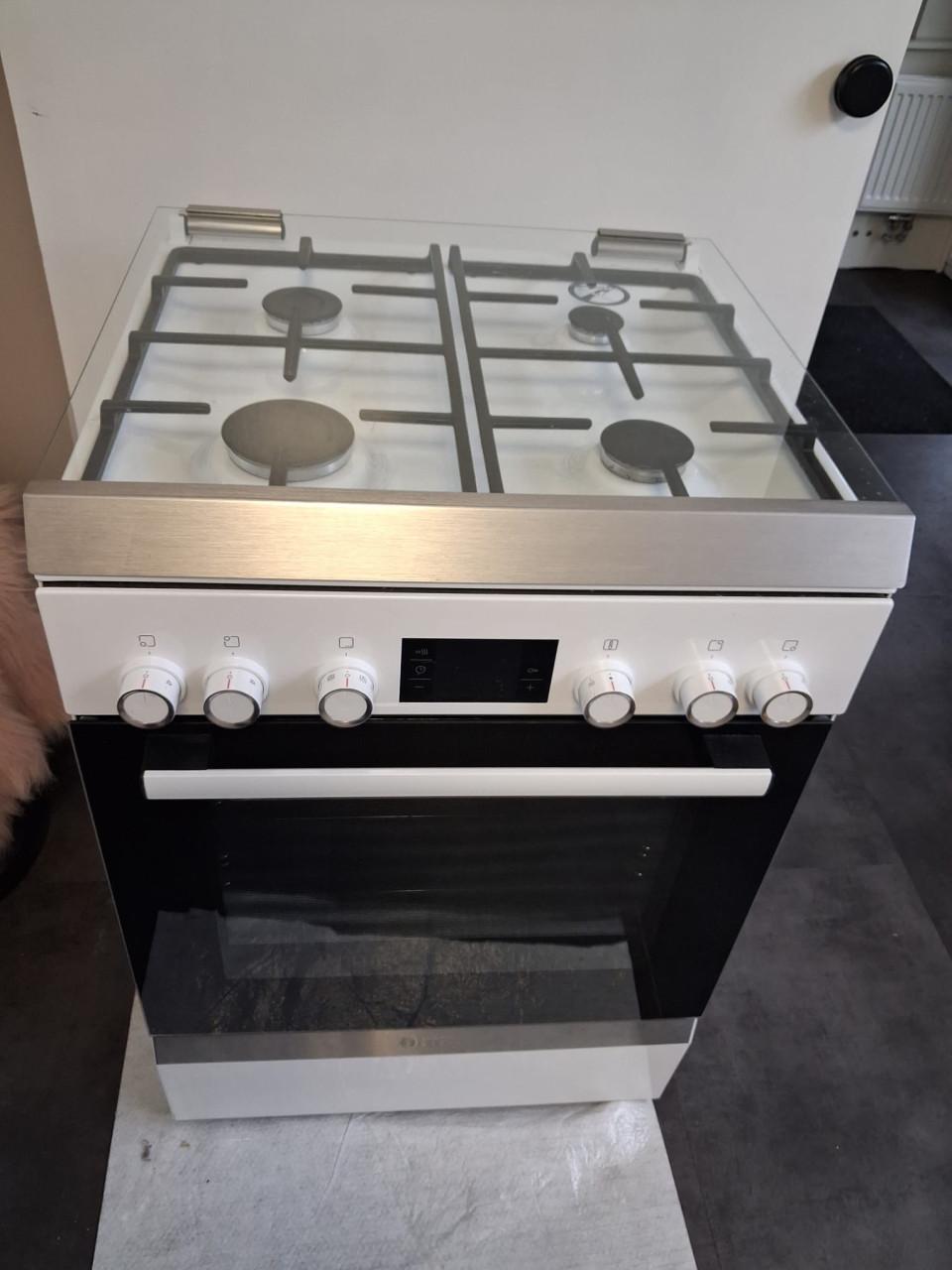 Bosch gasfornuis met hete lucht grill functie