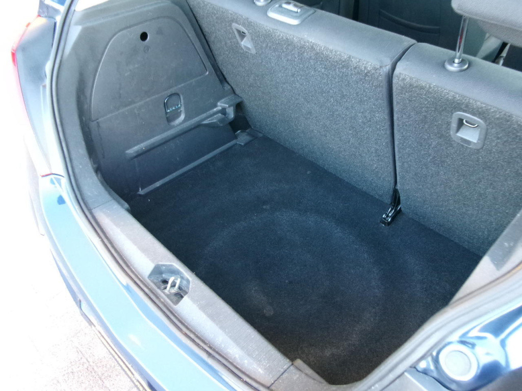 Opel Corsa 1.2-16v airco, cruise-control, trekhaak 5-drs