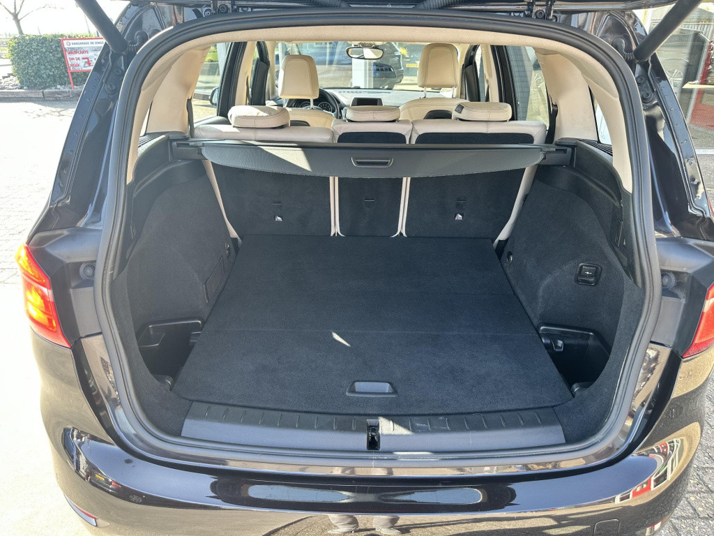 BMW 2-serie gran tourer 220i centennial high executive
