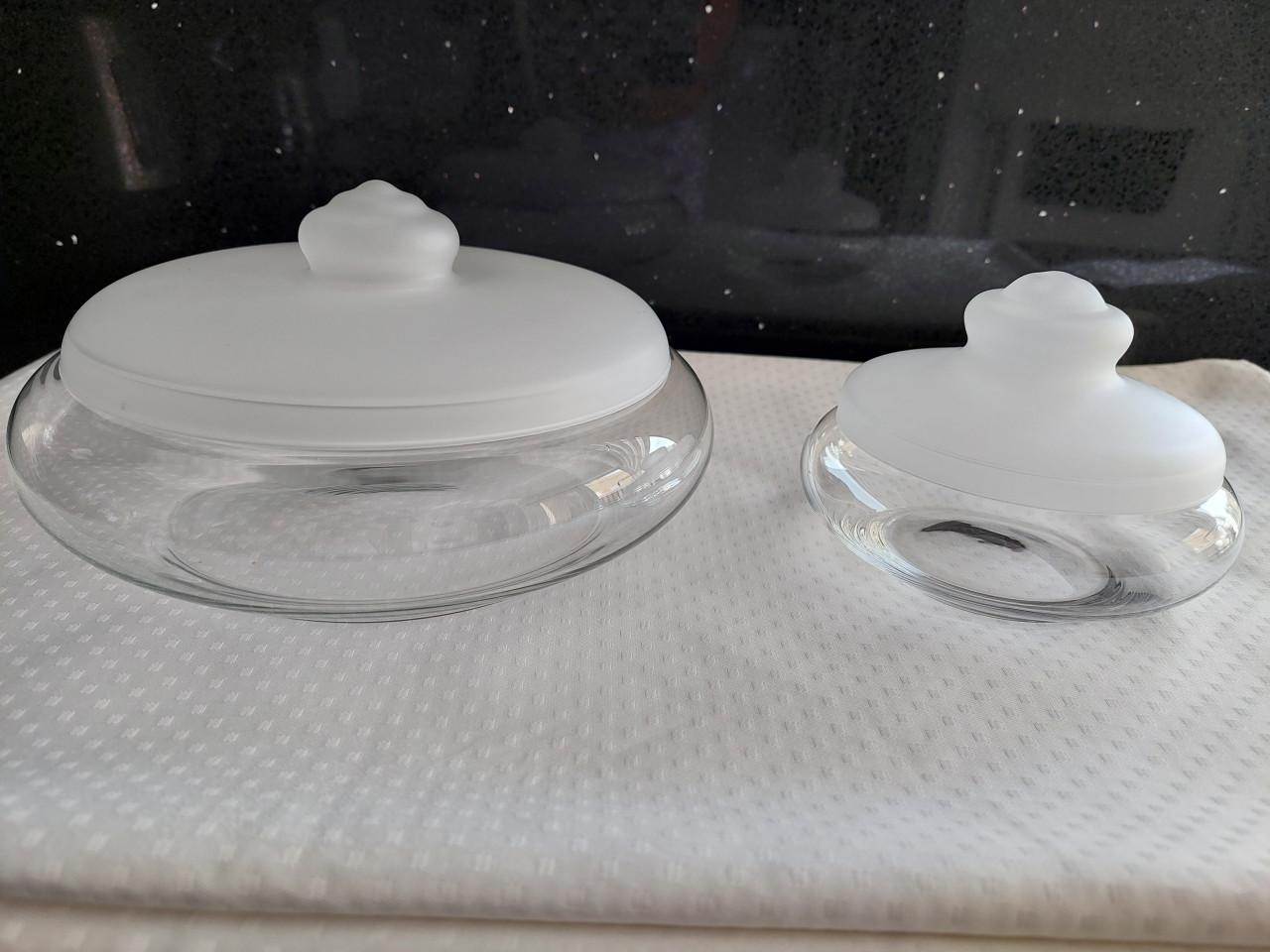 Koekschaal en bonbonniere Leerdam