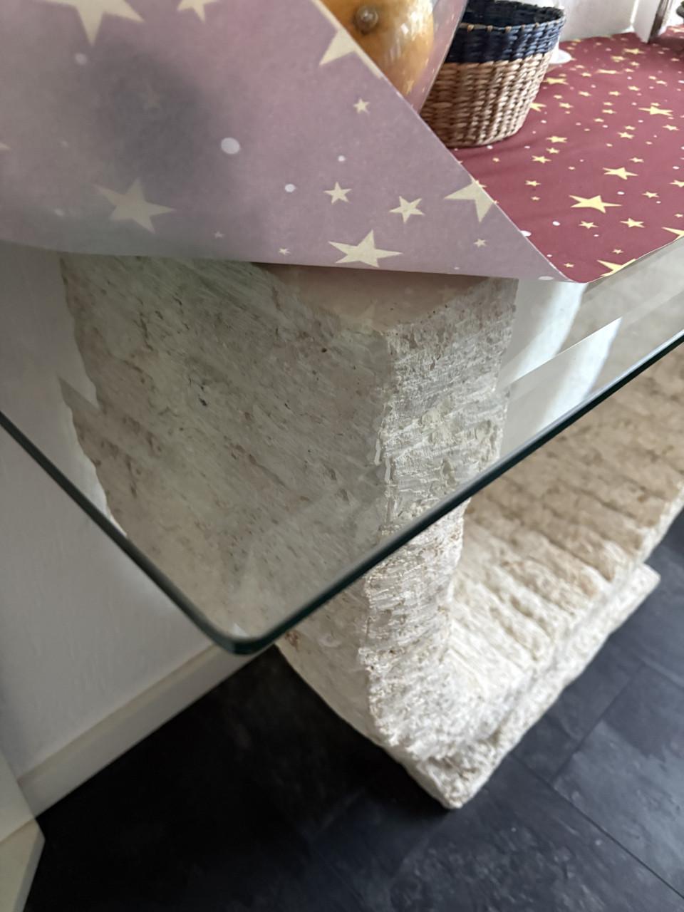 Eettafel, dressoir en bijzettafel