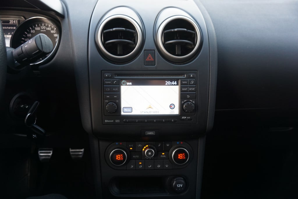 Nissan Qashqai 1.6 360 airco / navi / camera / cruise / elektr. ramen / lm 