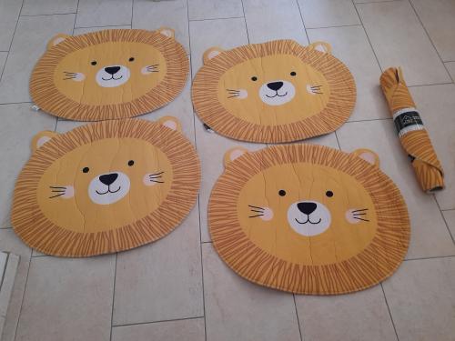 5 Vloerkleden  (nieuw) 80 cm doorsnede