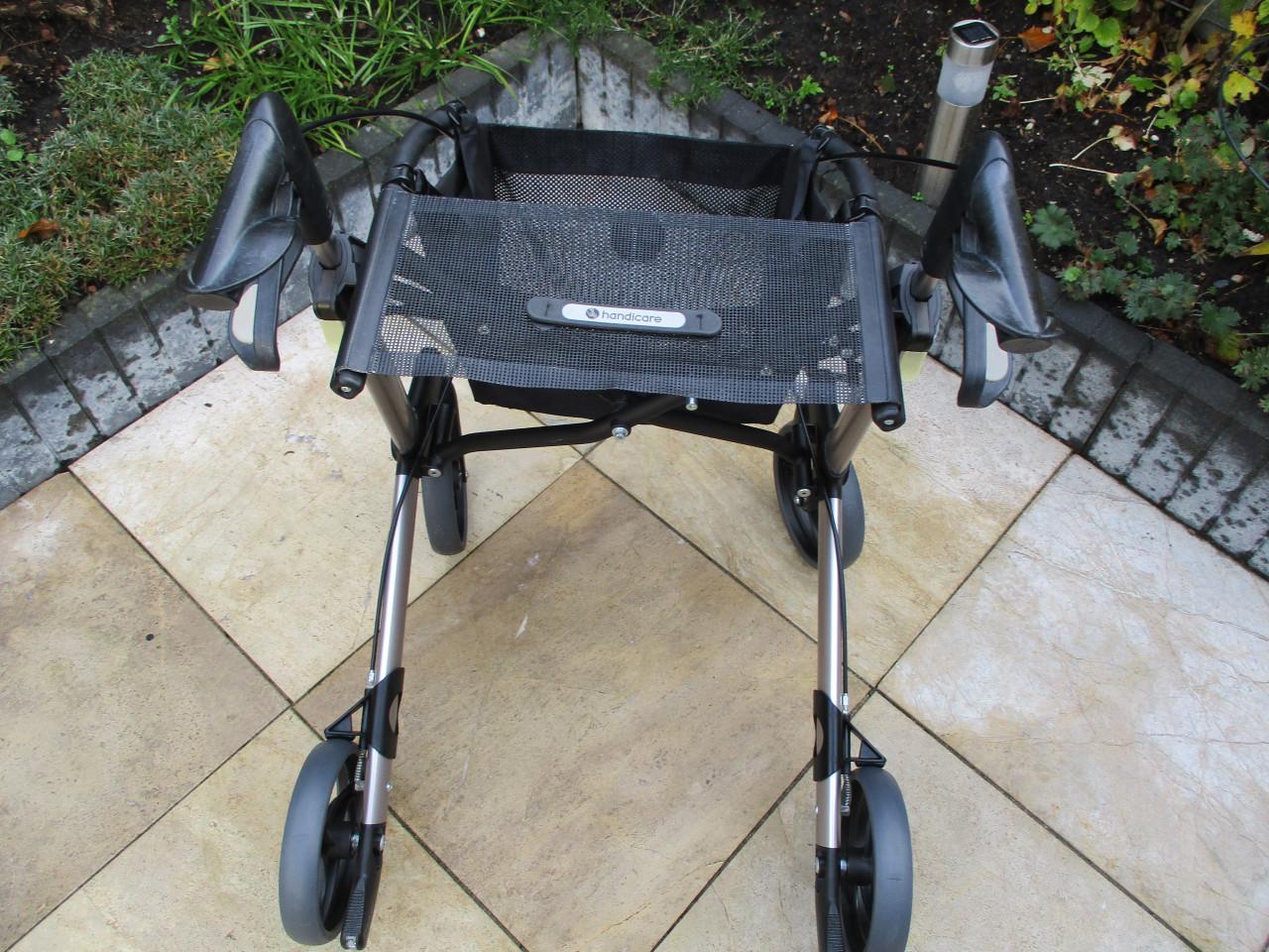 Zgan Gemino 30 opvouwbare lichtgewicht rollator met zitje tas en stokhouder