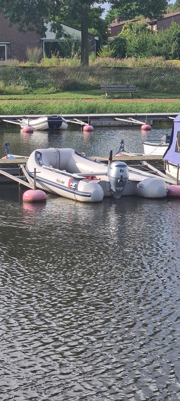 Rubberbootje + 8pk motor