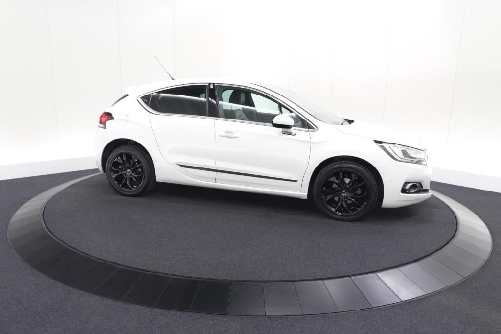 Ds Ds 4 puretech 130 performance line | camera | dodehoekdetectie | stoelma