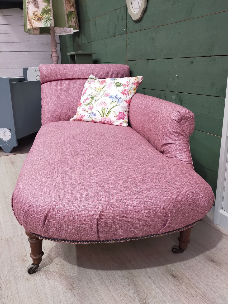 Chaise longue, nieuw bekleed!