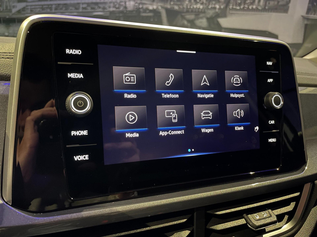 Volkswagen T-roc 1.5 tsi style *led*virtual*dab+*pdc v&a*trekhaak*navi*appc