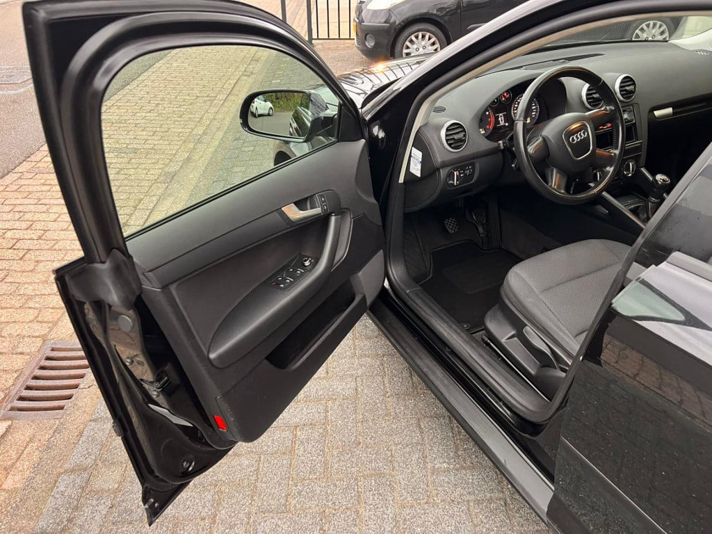 Audi A3 sportback 1.4 tfsi attraction pro line