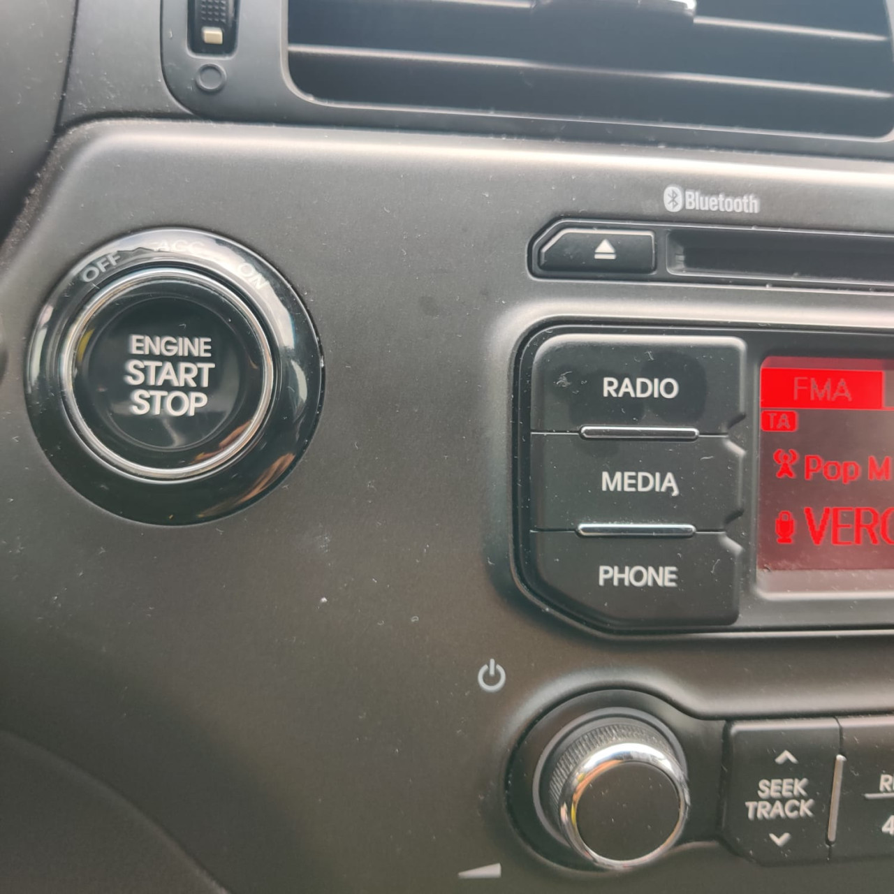 KIA RIO    Handelsbenaming D.3,   Type   D.2   UB:   Bouwjaar: 2011