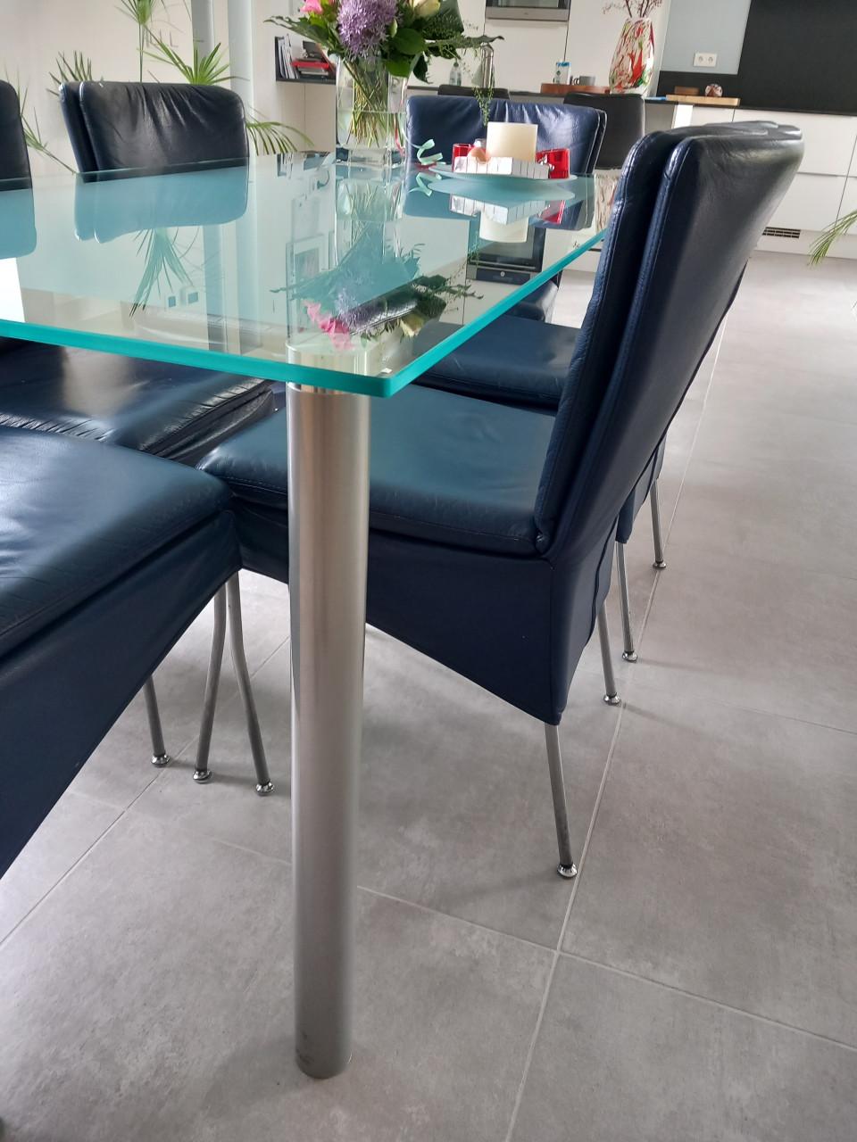Eettafel met 6 stoelen