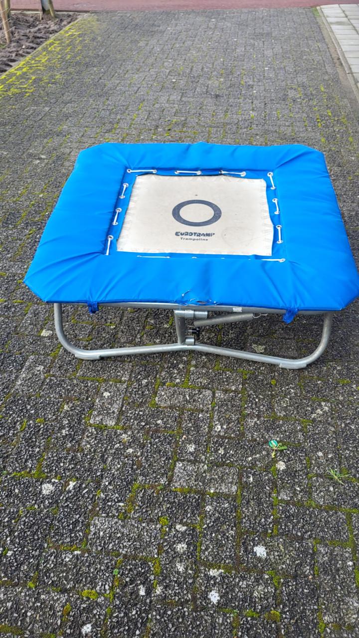 Mini trampoline