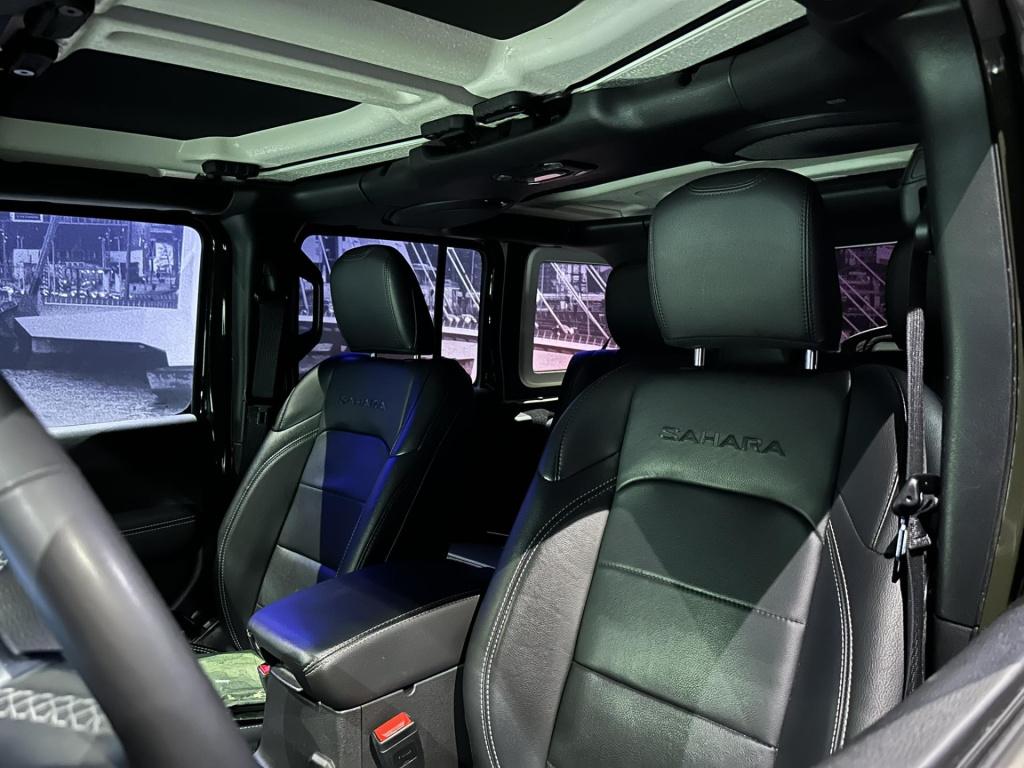 Jeep Wrangler unlimited 4xe 380 sahara *acc*camera*leer*sarge green clear c