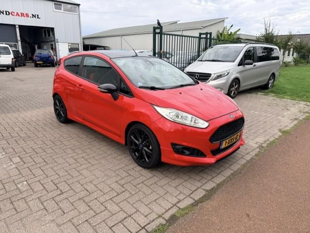 Ford Fiesta 1.0 ecoboost red/black edition (140pk)