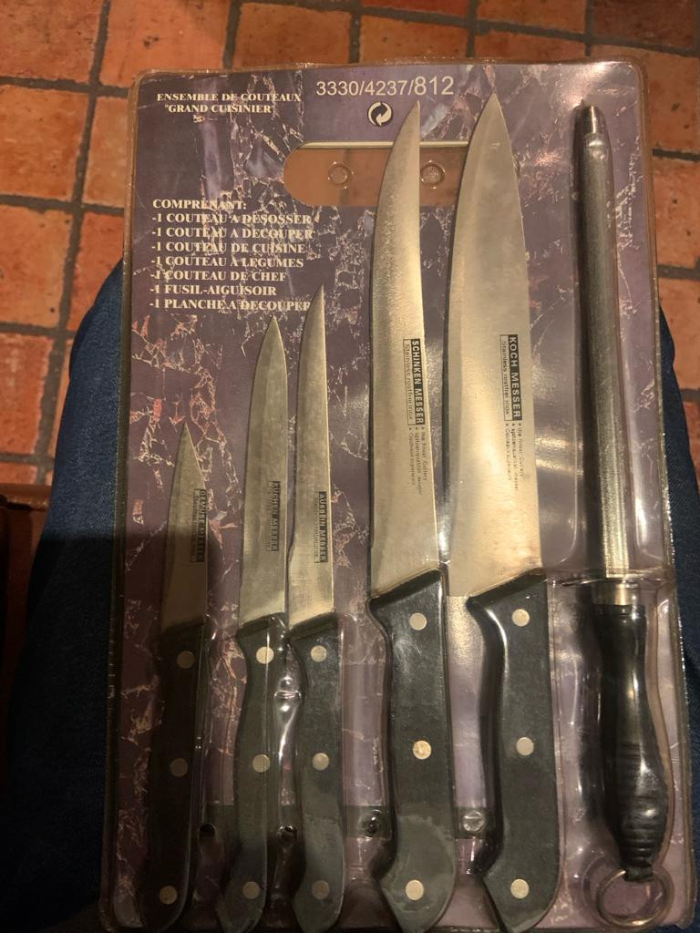 Te koop; messenset keuken koken bakken  Barbecue messen