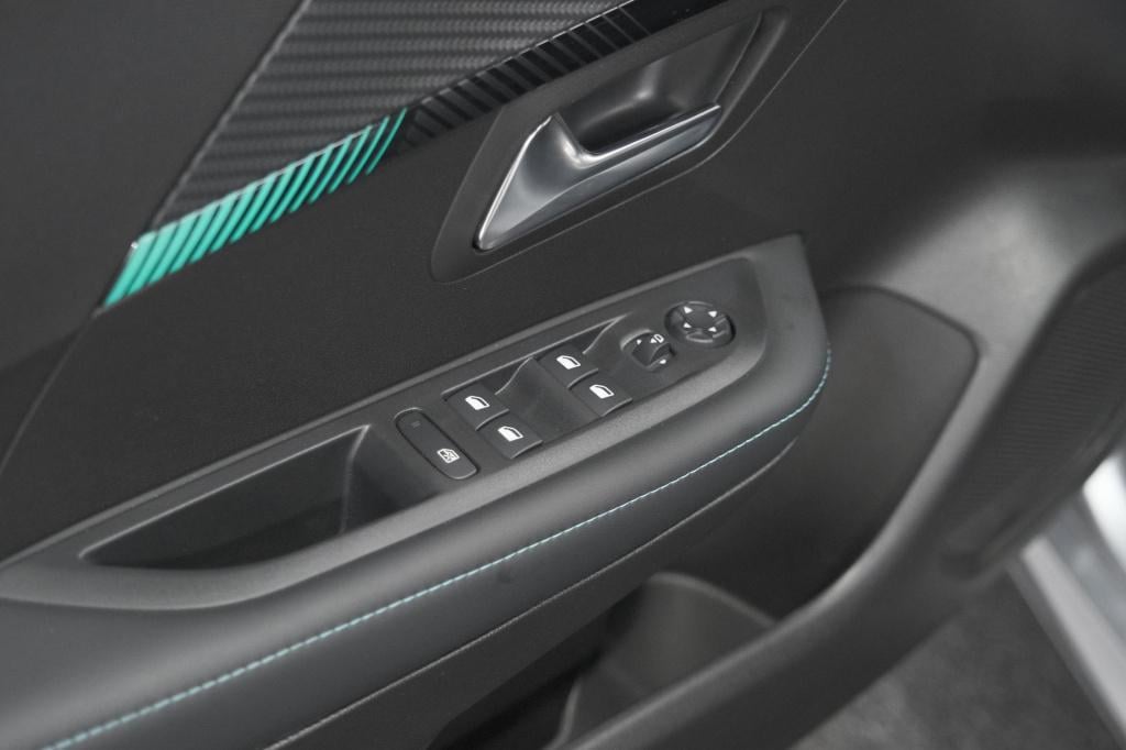 Peugeot 208 puretech 100 allure pack | camera | apple carplay | parkeersens